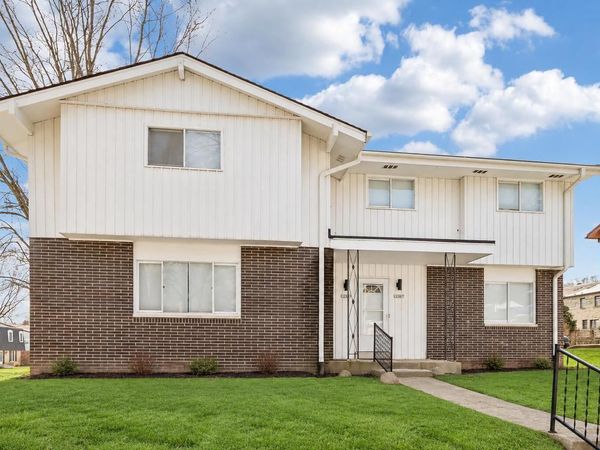 12305 W Diane DRIVE, Unit 12307, Wauwatosa, WI 53226