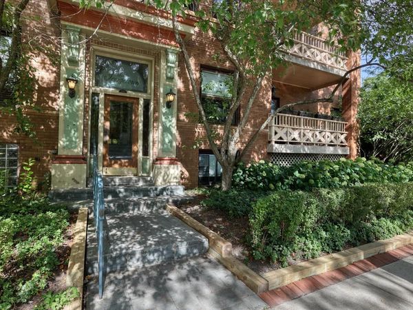 2649 N Hackett AVENUE, Unit 2, Milwaukee, WI 53211