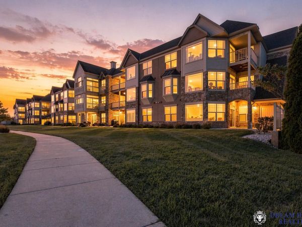 6955 S Riverwood BOULEVARD, Unit N-B03, Franklin, WI 53132