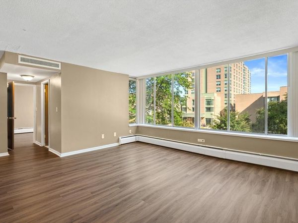 1409 N Prospect AVENUE, Unit 302, Milwaukee, WI 53202