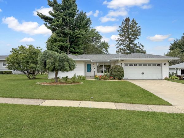 1353 Empire Court , Freeport, IL 61032