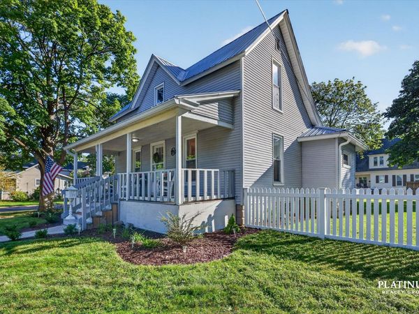 404 S Division Avenue, Fremont, MI 49412
