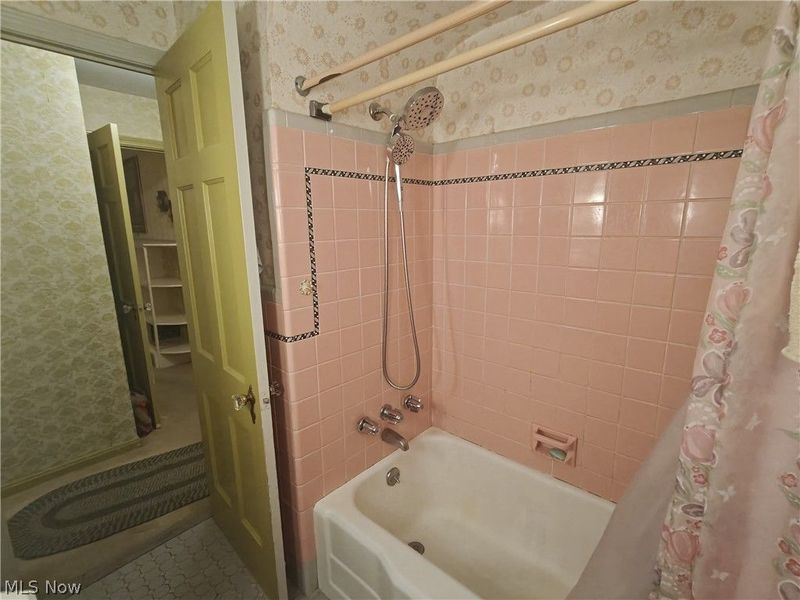 15717 Munn Road, Cleveland, OH 44111 Photo 12
