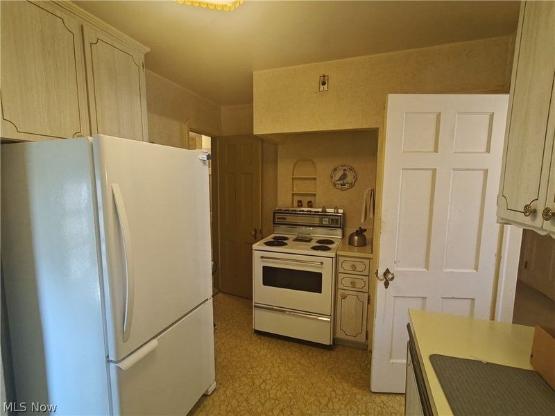15717 Munn Road, Cleveland, OH 44111 Photo 7