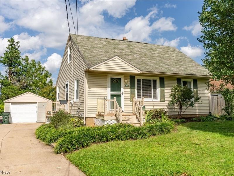 2909 33rd Street NE, Canton, OH 44705 Photo 1