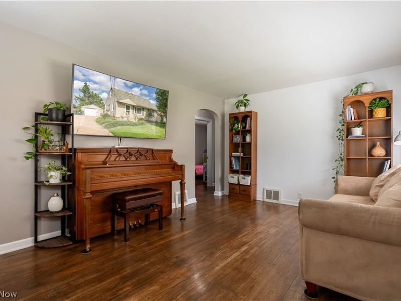 2909 33rd Street NE, Canton, OH 44705 Photo 3