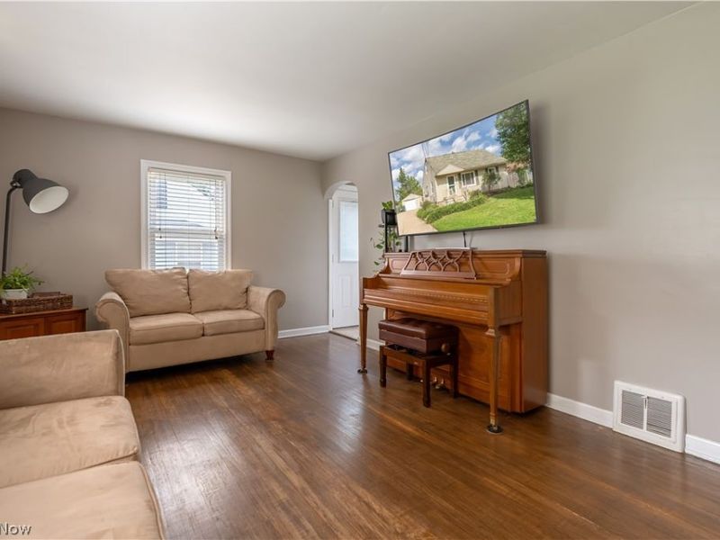 2909 33rd Street NE, Canton, OH 44705 Photo 4