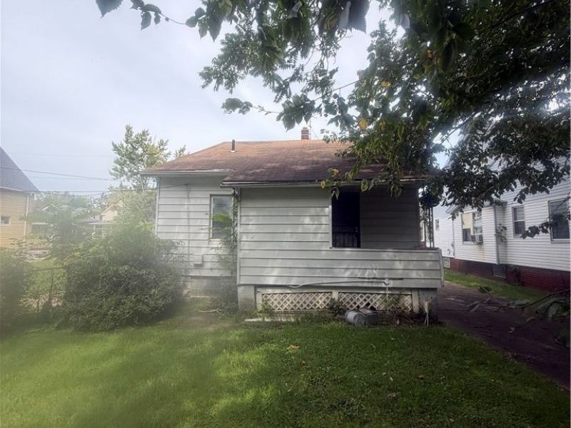 12516 Rexford Avenue, Cleveland, OH 44105 Photo 10