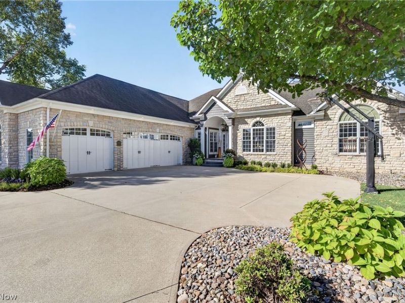 3458 Chadwick Drive, Uniontown, OH 44685 Photo 2