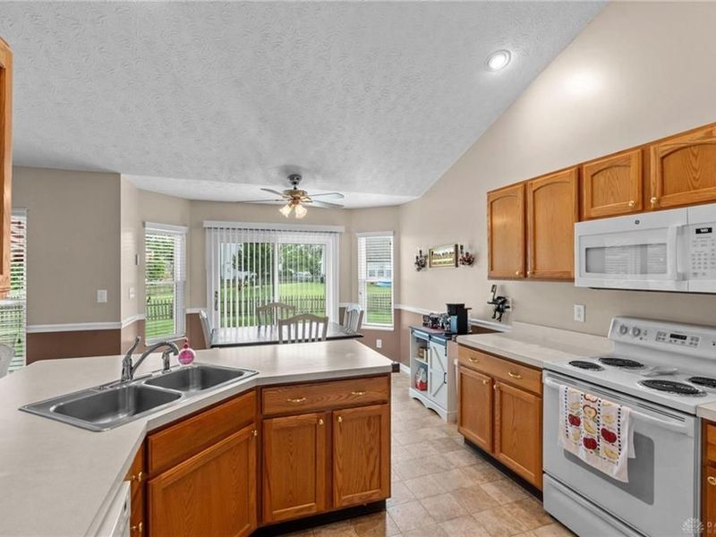 1086 Deercreek Drive, Beavercreek Township, OH 45324 Photo 14