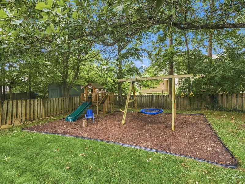 8819 Greenburg Drive, Powell, OH 43065 Photo 32