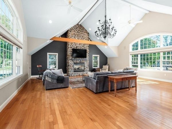 44 Warren St, Georgetown, MA 01833