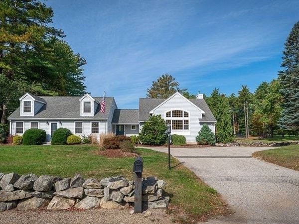 44 Warren St, Georgetown, MA 01833