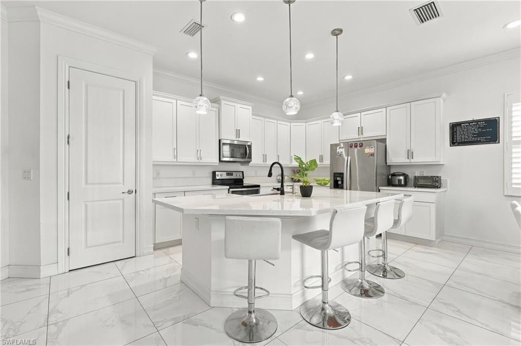 9201 Woodhurst Dr, Naples, FL 34120 Photo