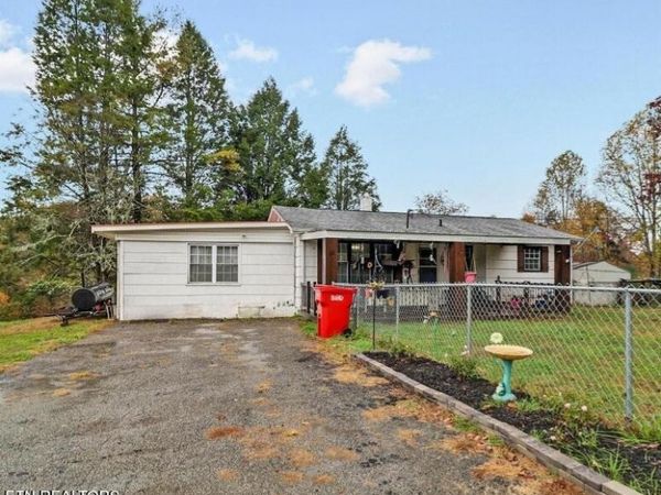 111 Raymond Bingham Rd, Oakdale, TN 37829