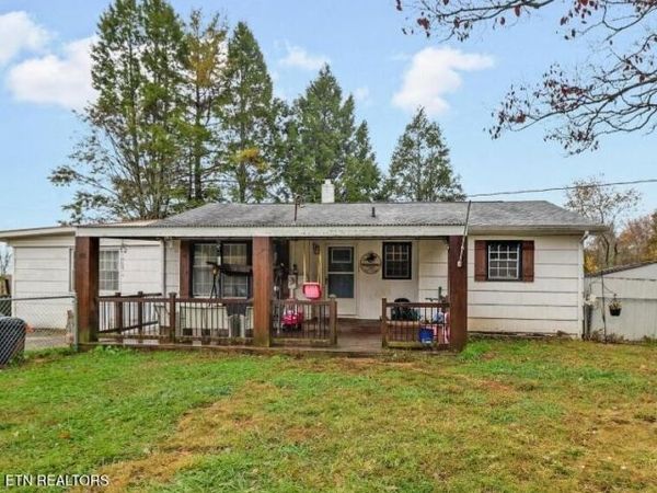 111 Raymond Bingham Rd, Oakdale, TN 37829
