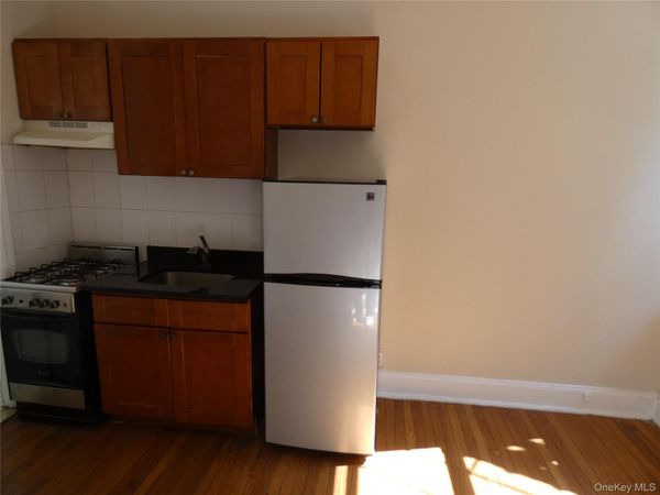 589 First Avenue , Unit 1, New York (Manhattan), NY 10016