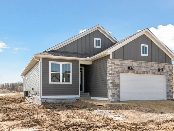 10926 37th Street N, Lake Elmo, MN 55042