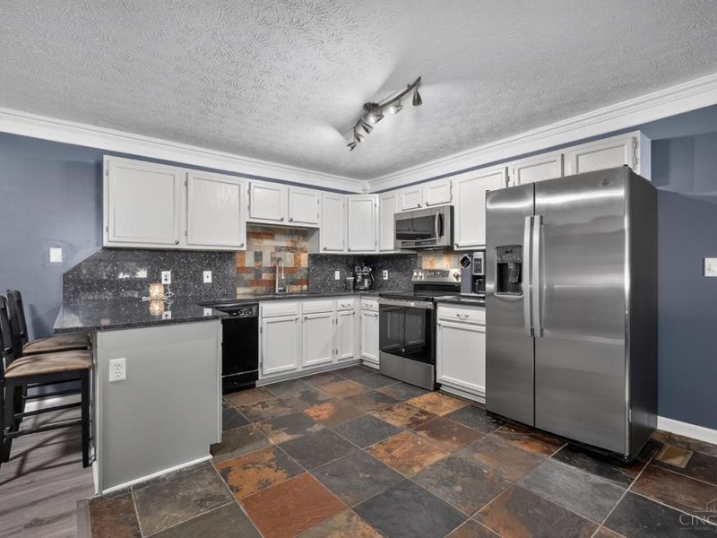 102 Boulder Drive, Sterling Township, OH 45154 Photo 6