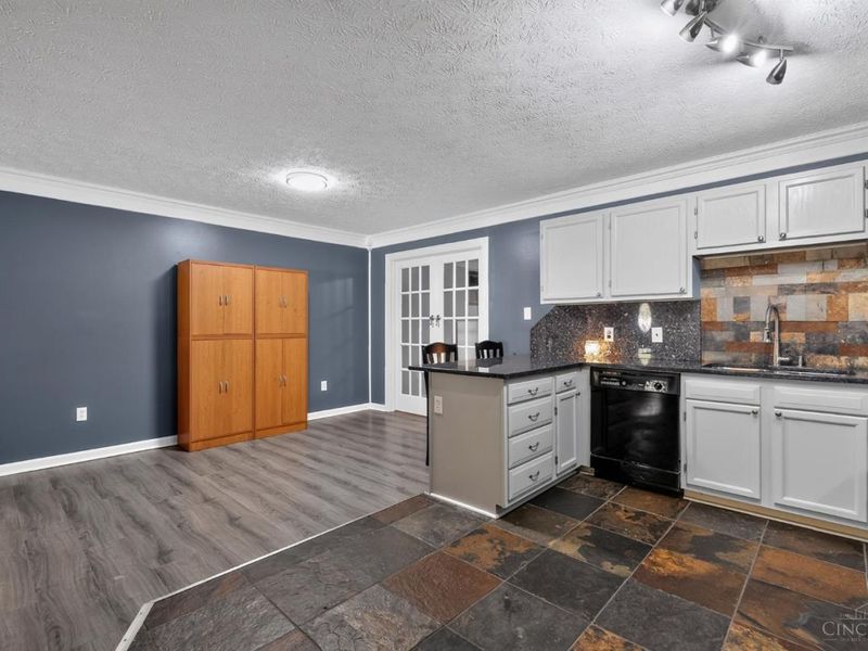 102 Boulder Drive, Sterling Township, OH 45154 Photo 7