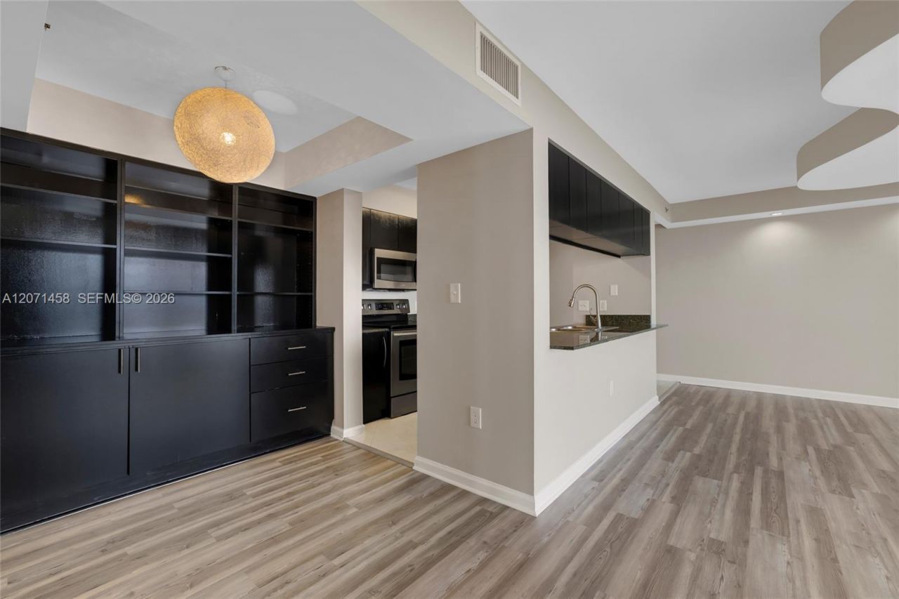 1200 Brickell Bay Dr, Unit 3001, Miami, FL 33131 Photo