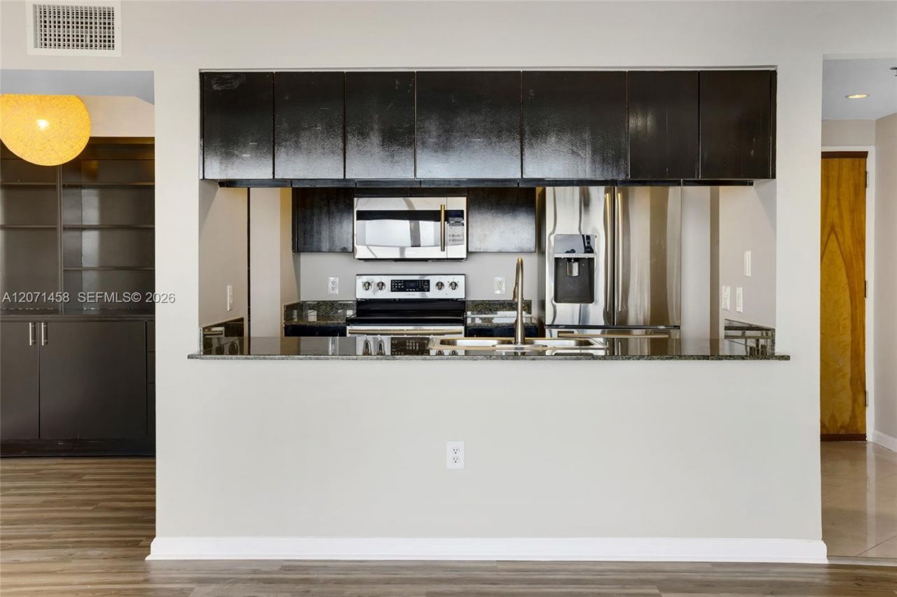 1200 Brickell Bay Dr, Unit 3001, Miami, FL 33131 Photo