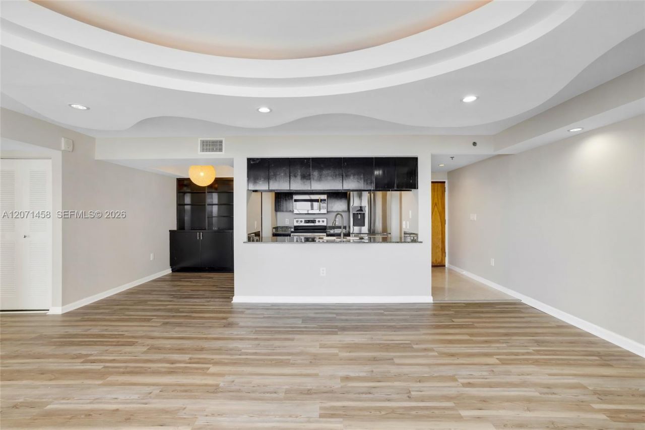 1200 Brickell Bay Dr, Unit 3001, Miami, FL 33131 Photo