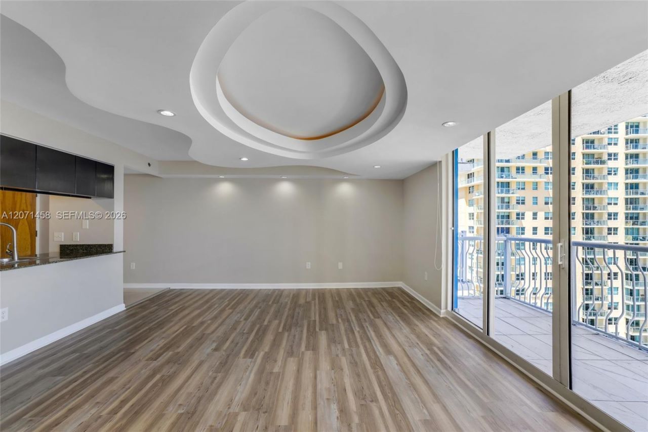 1200 Brickell Bay Dr, Unit 3001, Miami, FL 33131 Photo