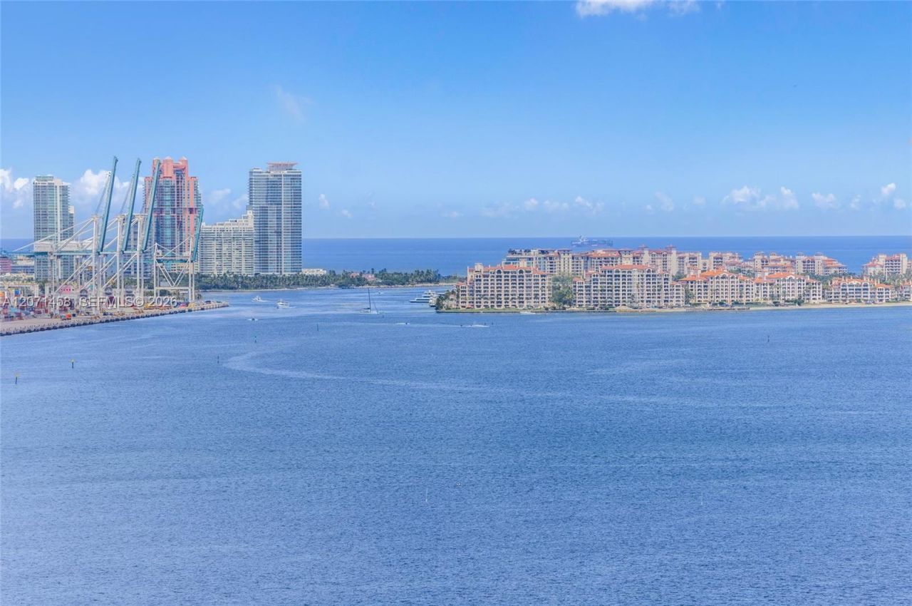 1200 Brickell Bay Dr, Unit 3001, Miami, FL 33131 Photo