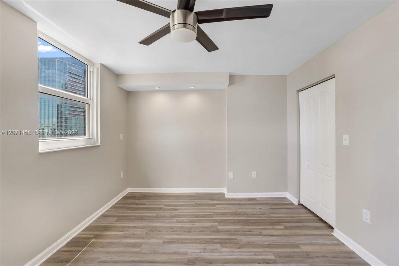 1200 Brickell Bay Dr, Unit 3001, Miami, FL 33131 Photo