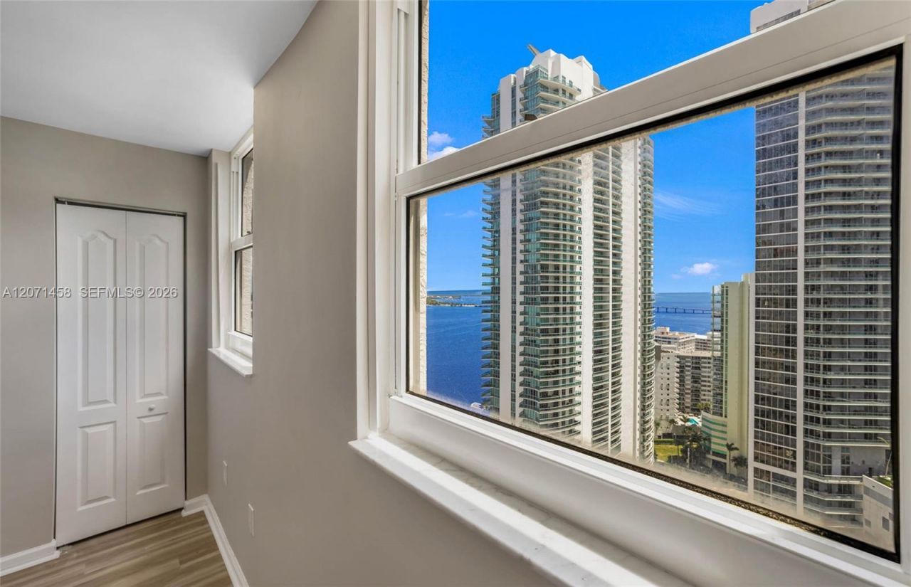1200 Brickell Bay Dr, Unit 3001, Miami, FL 33131 Photo