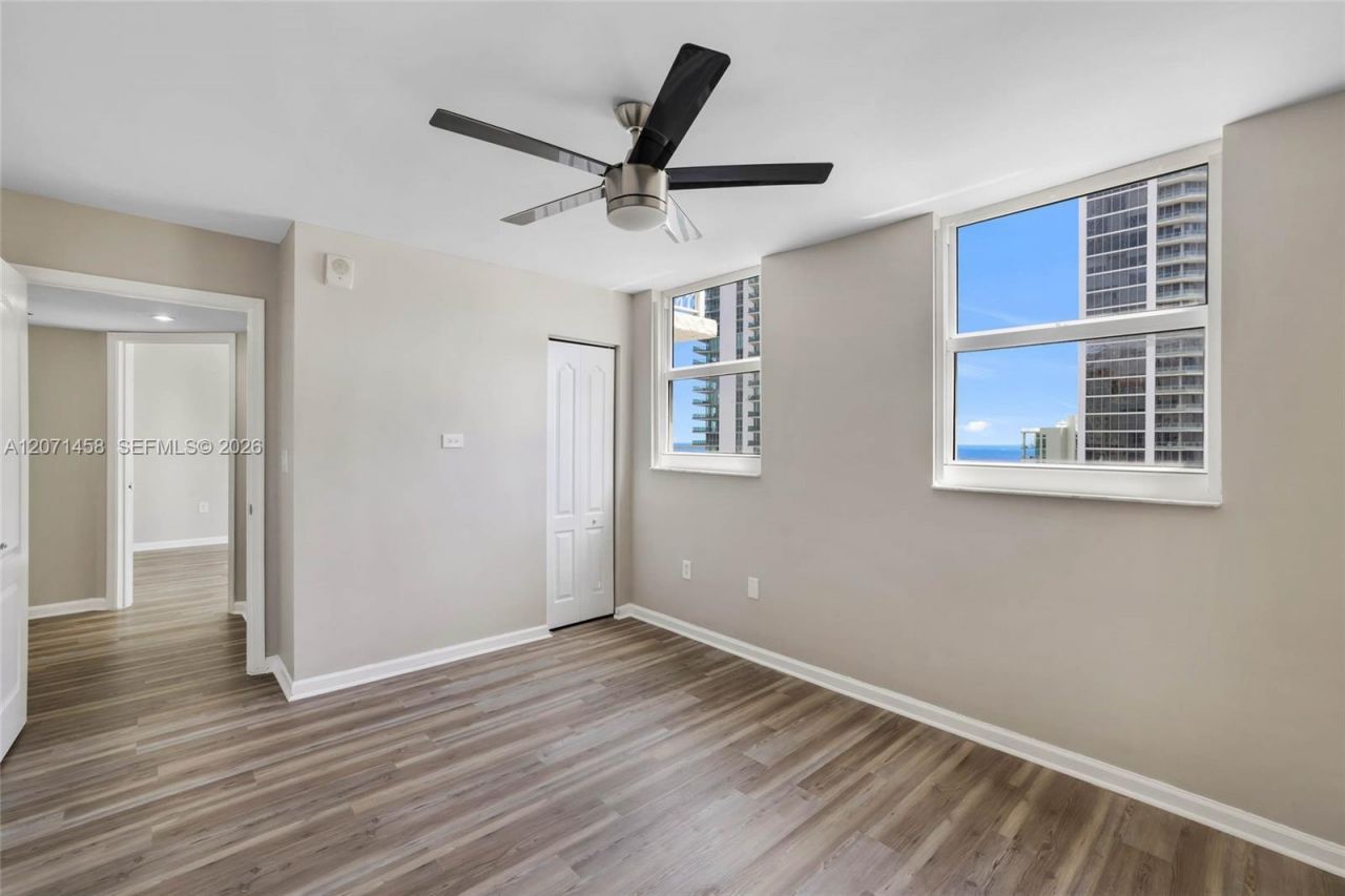 1200 Brickell Bay Dr, Unit 3001, Miami, FL 33131 Photo