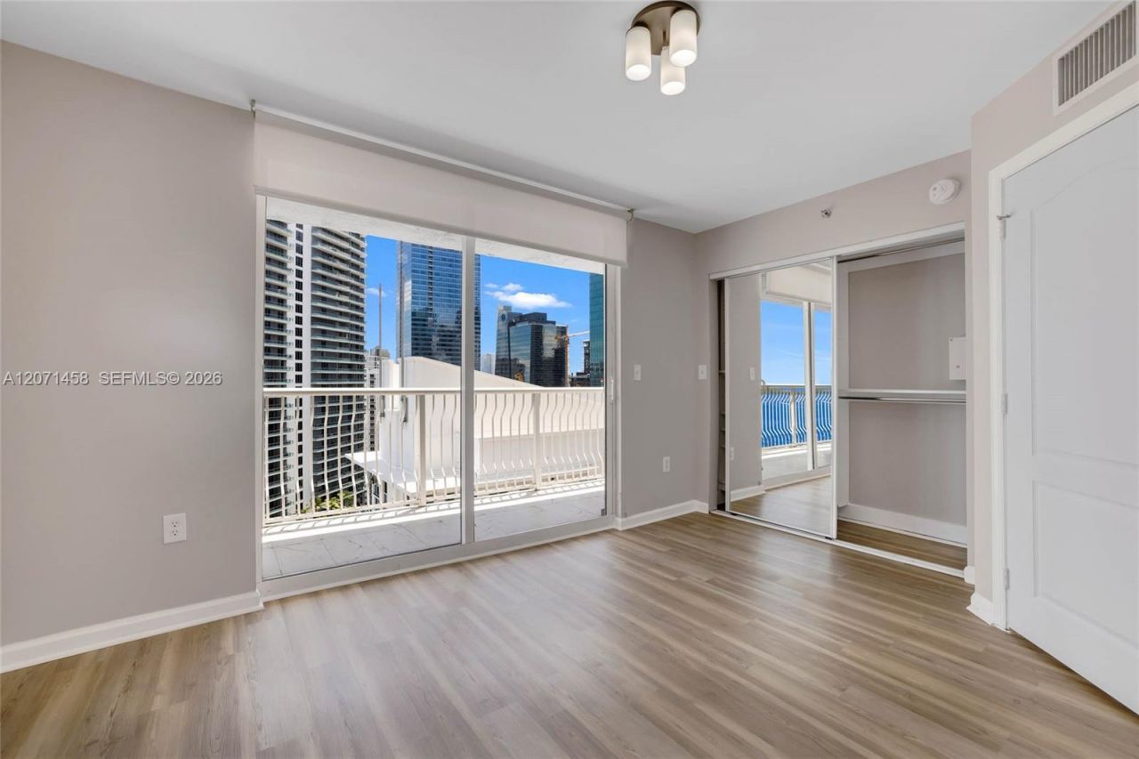 1200 Brickell Bay Dr, Unit 3001, Miami, FL 33131 Photo