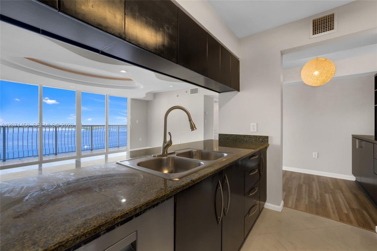 1200 Brickell Bay Dr, Unit 3001, Miami, FL 33131 Photo