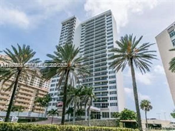 3140 S Ocean Dr , Unit 305, Hallandale Beach, FL 33009
