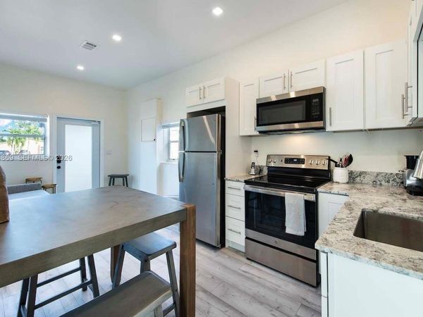 115 SE 2nd St, Unit 2, Hallandale Beach, FL 33009