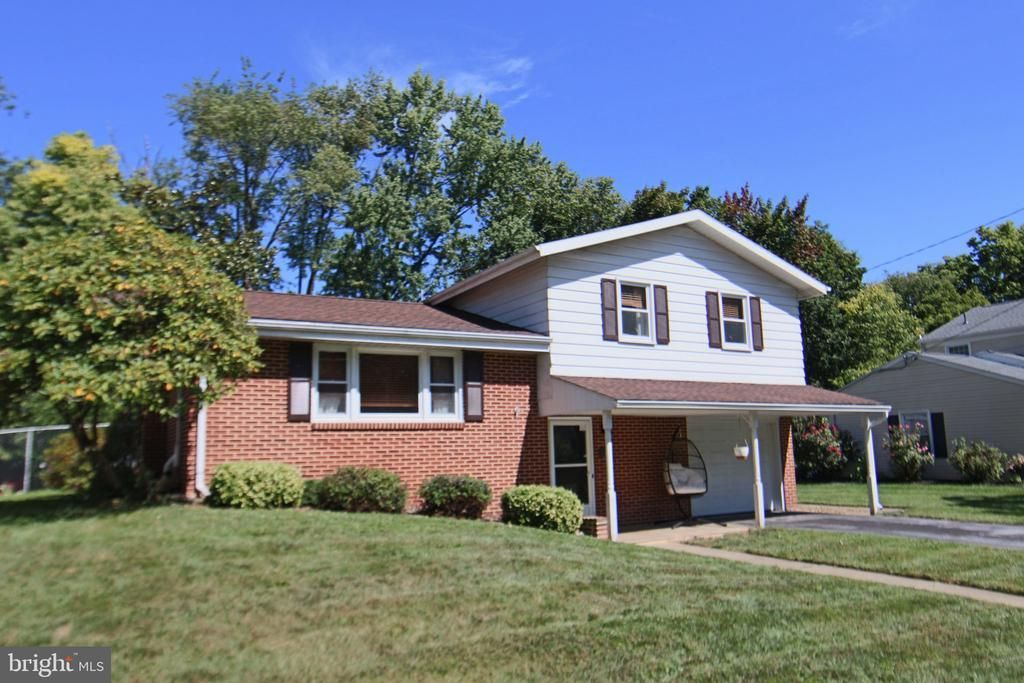 245 GLENN ROAD, CAMP HILL, PA 17011