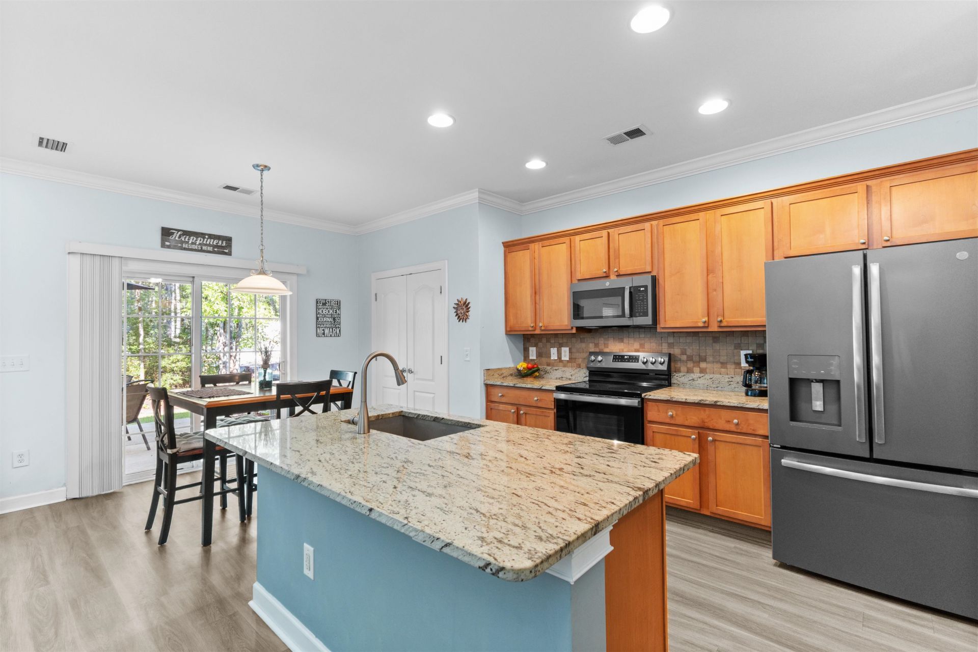 1030 Fairway Ln.  Photo 7