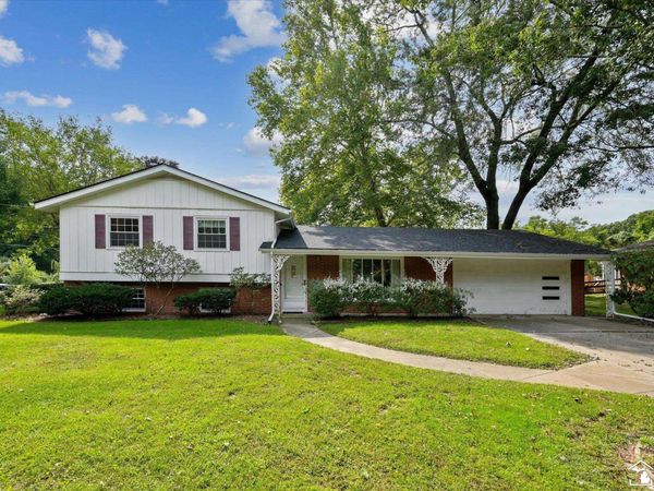 663 Pawnee Trail, Temperance, MI 48182