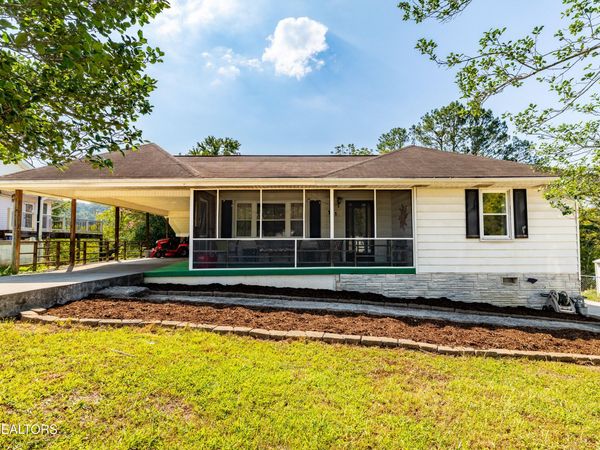 111 Sanford Lane, Oak Ridge, TN 37830