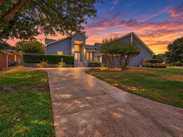 811 Turnberry Drive, Mansfield, TX 76063