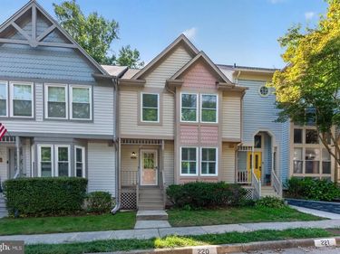 9696 POINDEXTER COURT , BURKE, VA 22015