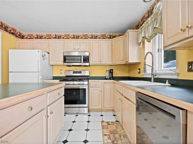 506 Letchworth Drive, Akron, OH 44303 Photo 18