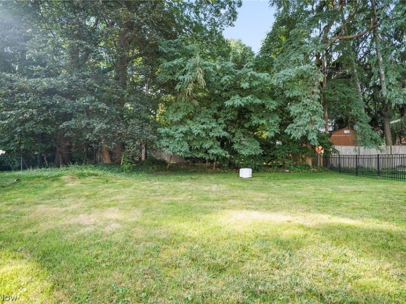 506 Letchworth Drive, Akron, OH 44303 Photo 5