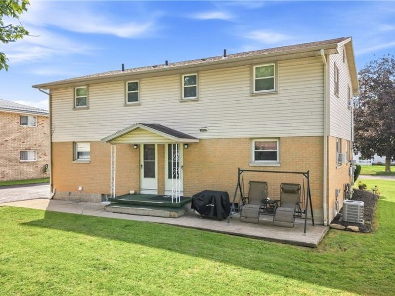 547 Gladys Street, Hubbard, OH 44425 Photo 8