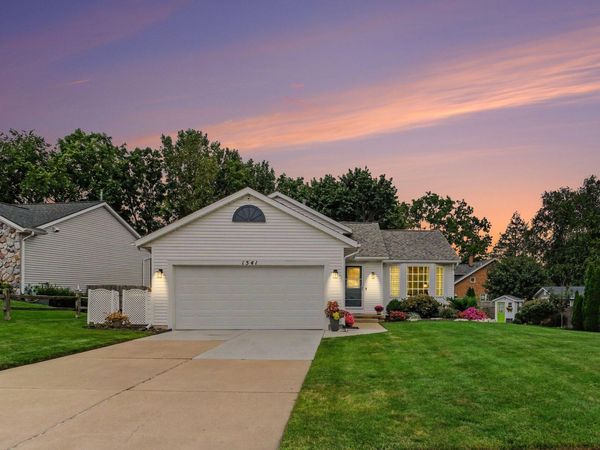 1541 Wakely Street NE, Grand Rapids, MI 49505