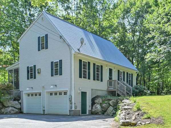 9 Perry Road, Deerfield, NH 03037