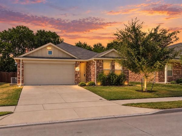 1520 Claireborne Court , Little Elm, TX 75068