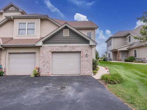 1680 New Port Vista DRIVE, Grafton, WI 53024