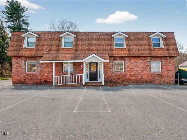 455 Maple Avenue, Unit 3, Saratoga Springs, NY 12866